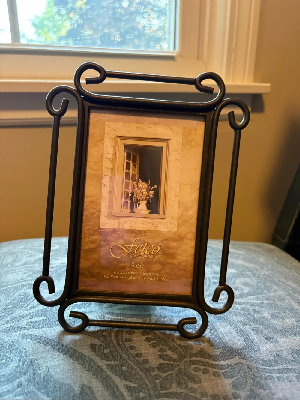 Fetco Home Decor Scroll 4x6 Metal Picture Frame - Bronze (Excellent Condition!)